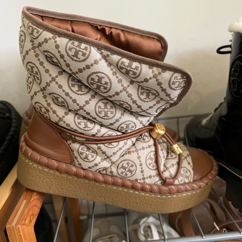 Tory Burch Boots